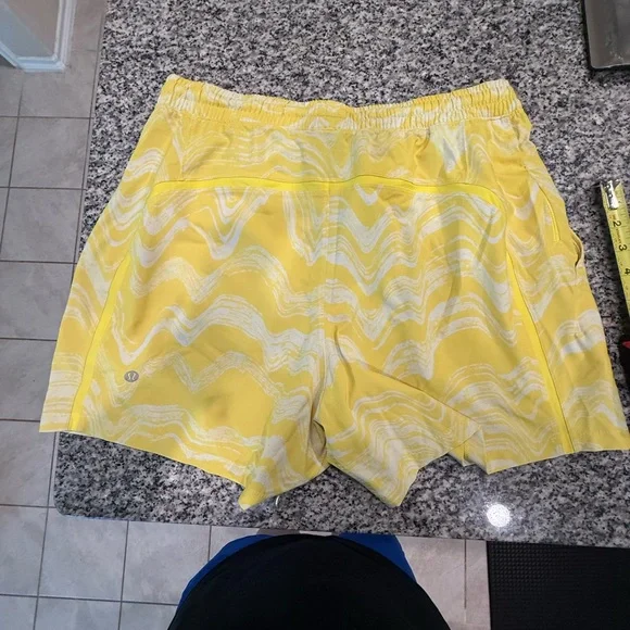 Lululemon pace breaker 5in Shorts - Picture 9 of 10